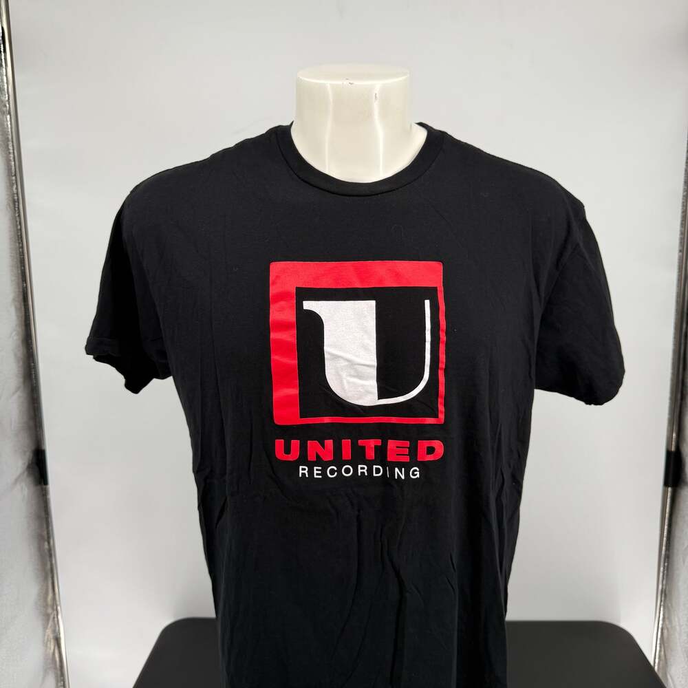 Unisex Control T-Shirt, size Large, in excellent pre-owned condition